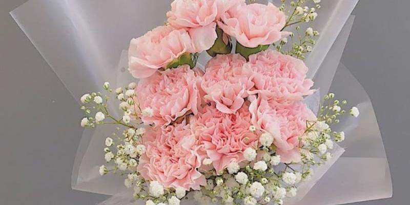 Bo hoa huong duong ruc ro the hien su kinh trong va biet on voi nguoi thay